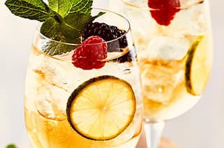 V hlavní roli Prosecco, jako „Srdce moderního Spritzu“.